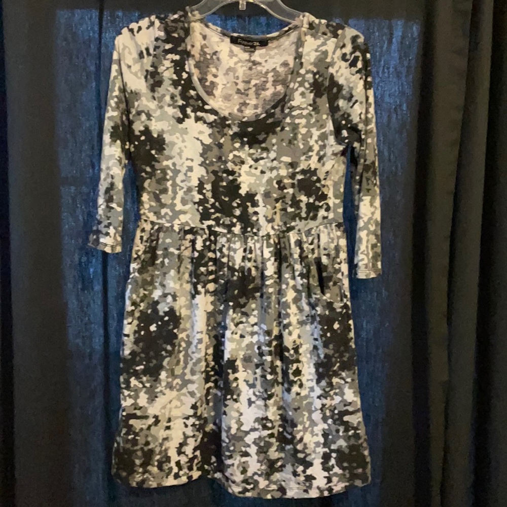Forever 21 Dress Black & White with Pockets